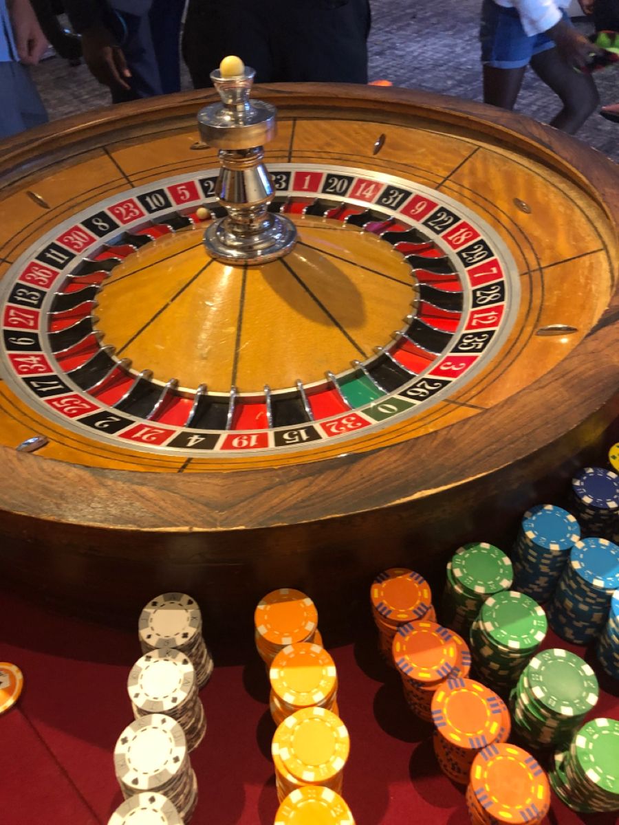 Casino Kings کھلاڑیوں کے لیے لائیو کیسینو سیکشن